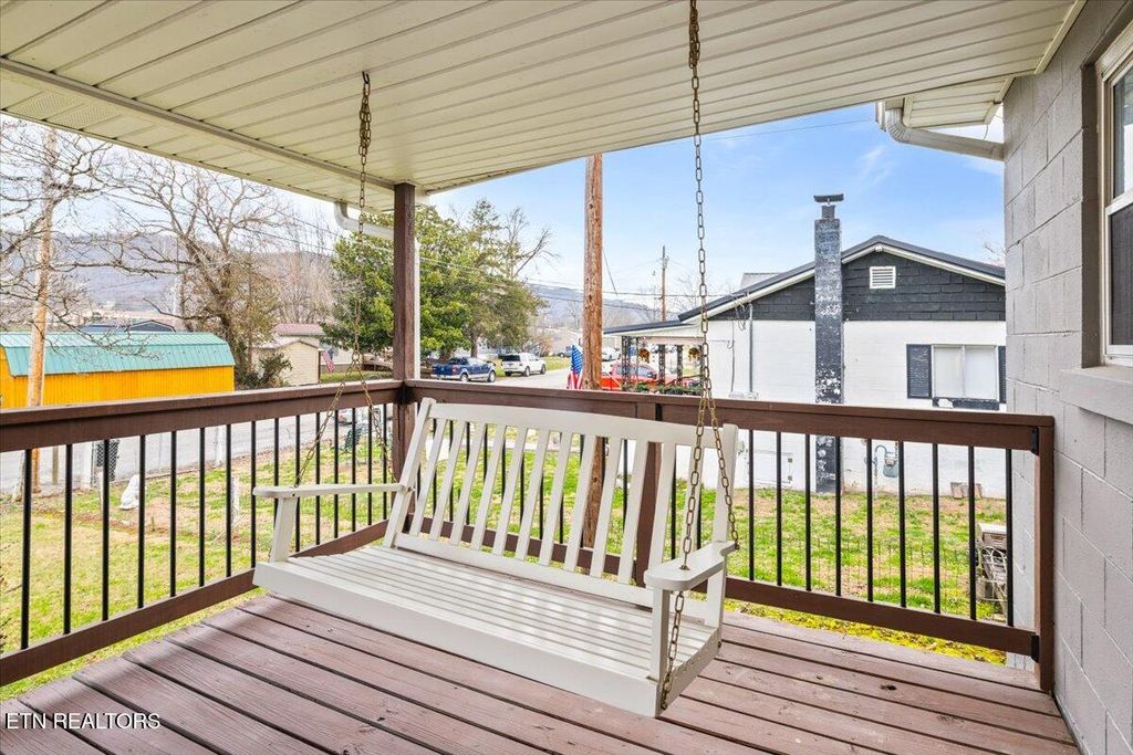 Photo of 150 Connor St St, Jacksboro, TN 37757 (MLS # 1326575)