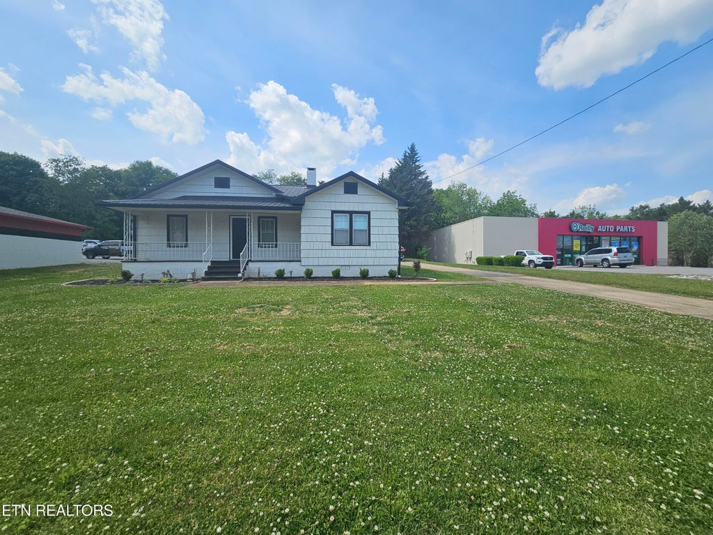 Photo of 1060 Mulberry St, Loudon, TN 37774 (MLS # 1338380)