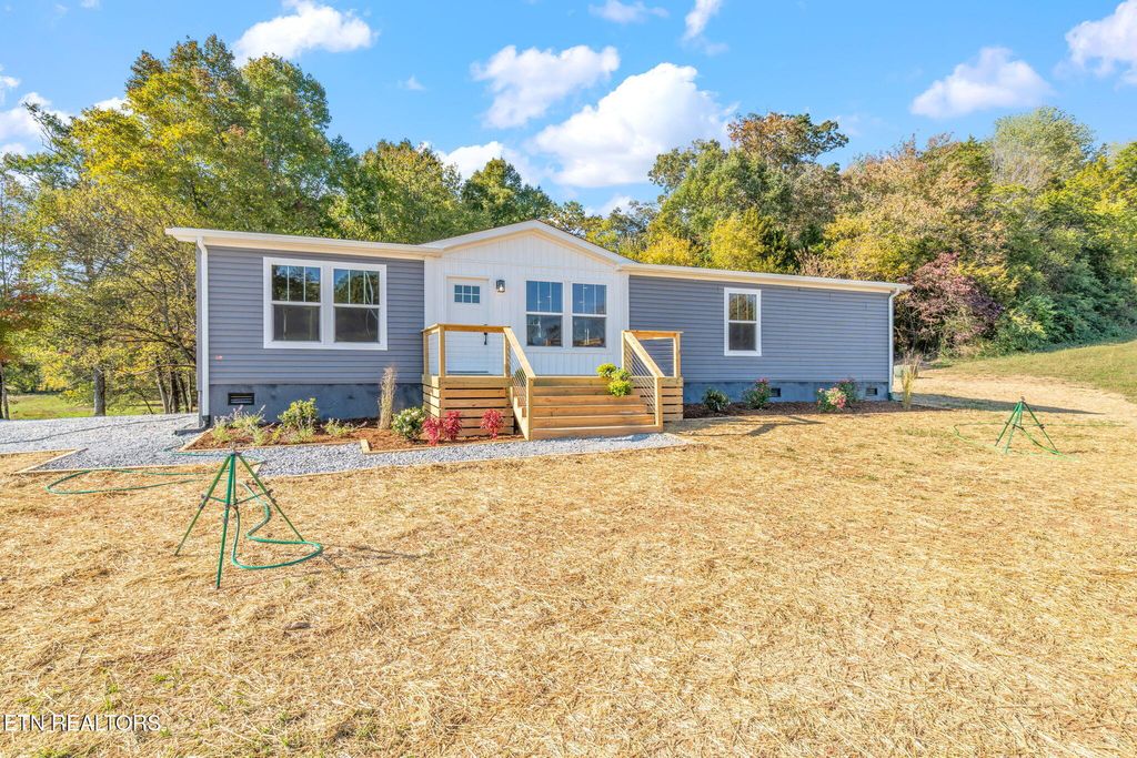 Photo of 500 Greenbriar Road, Sweetwater, TN 37874 (MLS # 1280603)