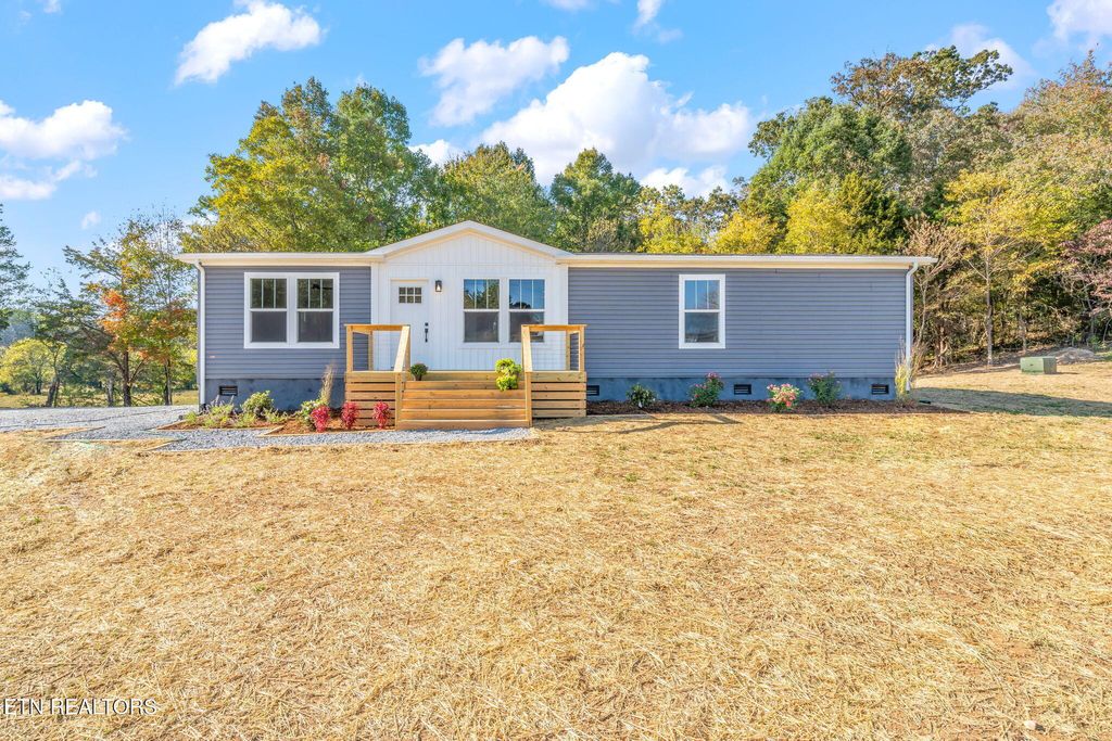 Photo of 500 Greenbriar Road, Sweetwater, TN 37874 (MLS # 1280603)