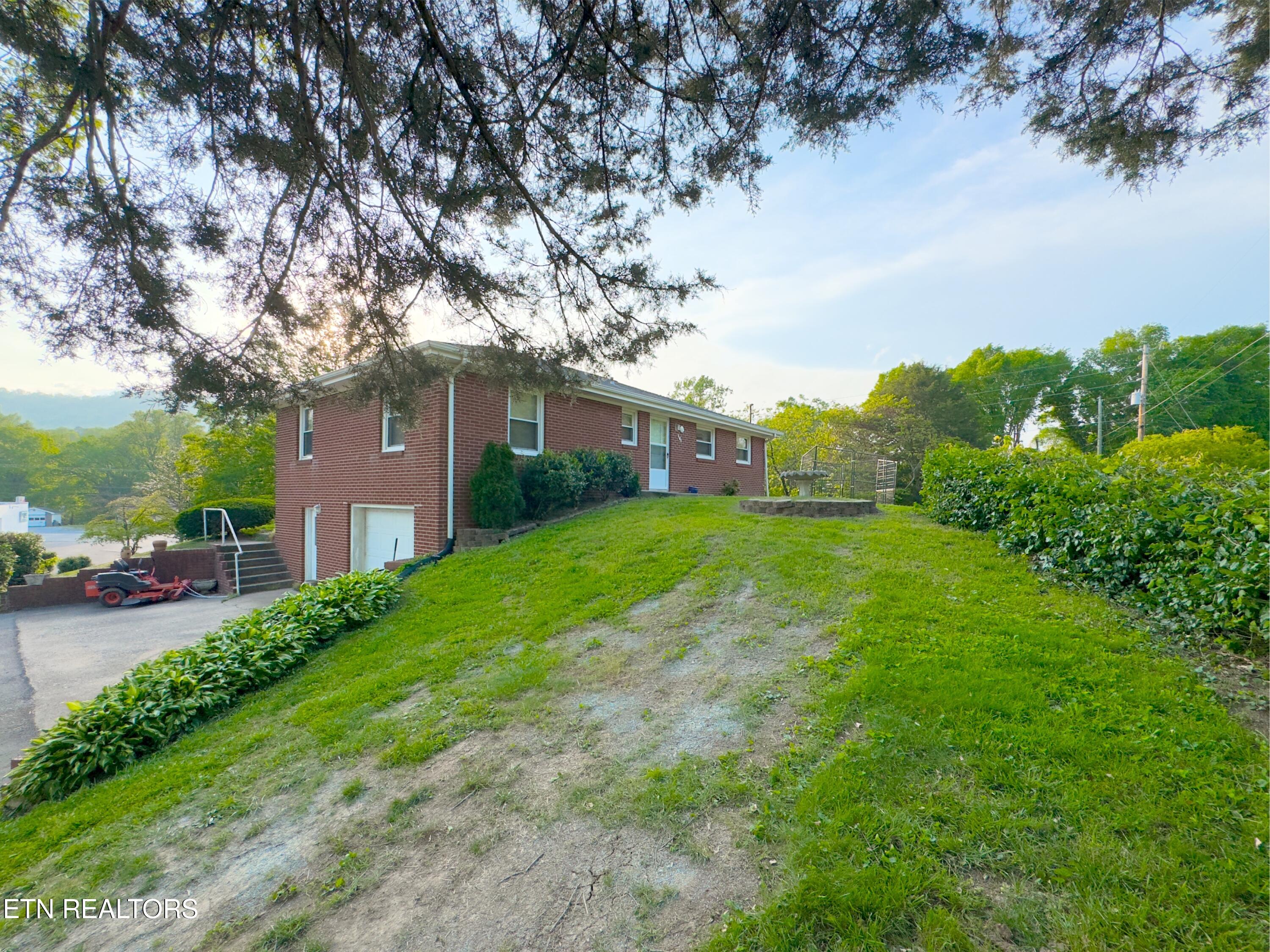 161 Cedar Lane