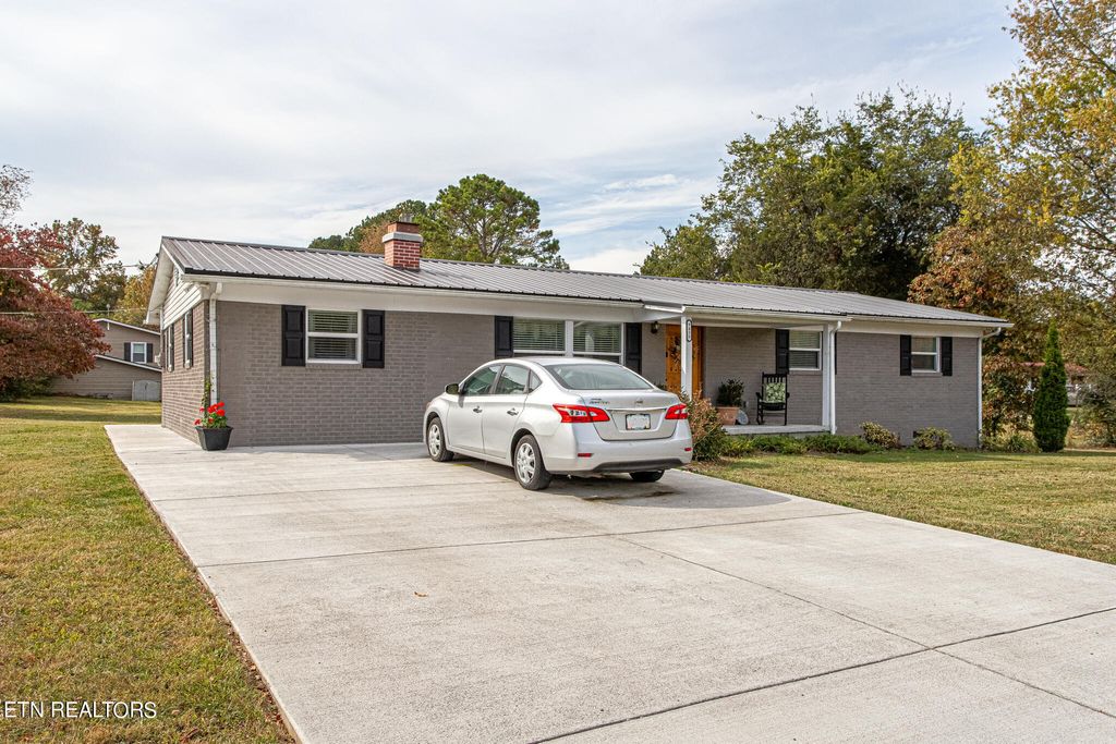 Photo of 9430 Lusk Rd, Strawberry Plains, TN 37871 (MLS # 1244090)