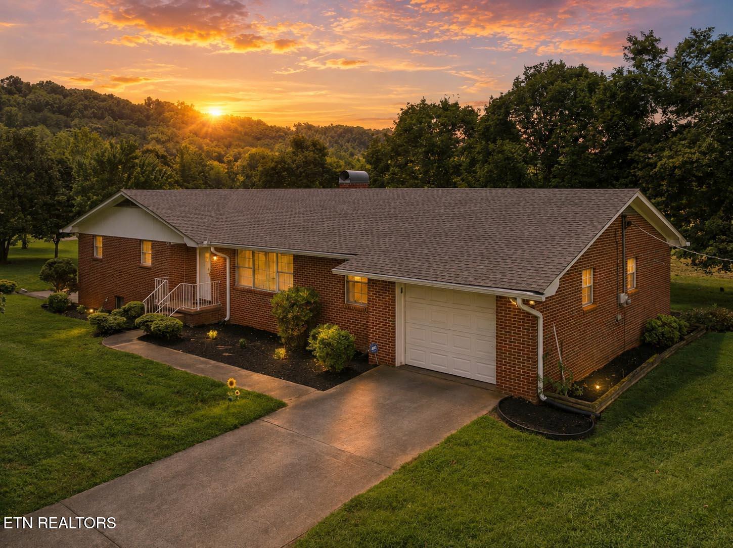 3609 Douglas Dam Rd