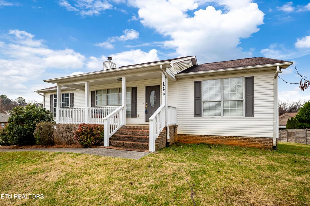 Photo of 1739 Northfield Drive, Maryville, TN 37804 (MLS # 1323506)