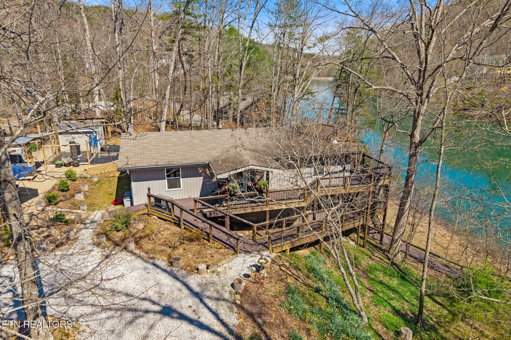 Photo of 124 Peninsula Rd, Madisonville, TN 37354 (MLS # 1332665)