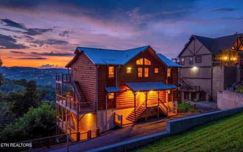 Photo of 240 Stone Fence Lane, Gatlinburg, TN 37738 (MLS # 1347909)