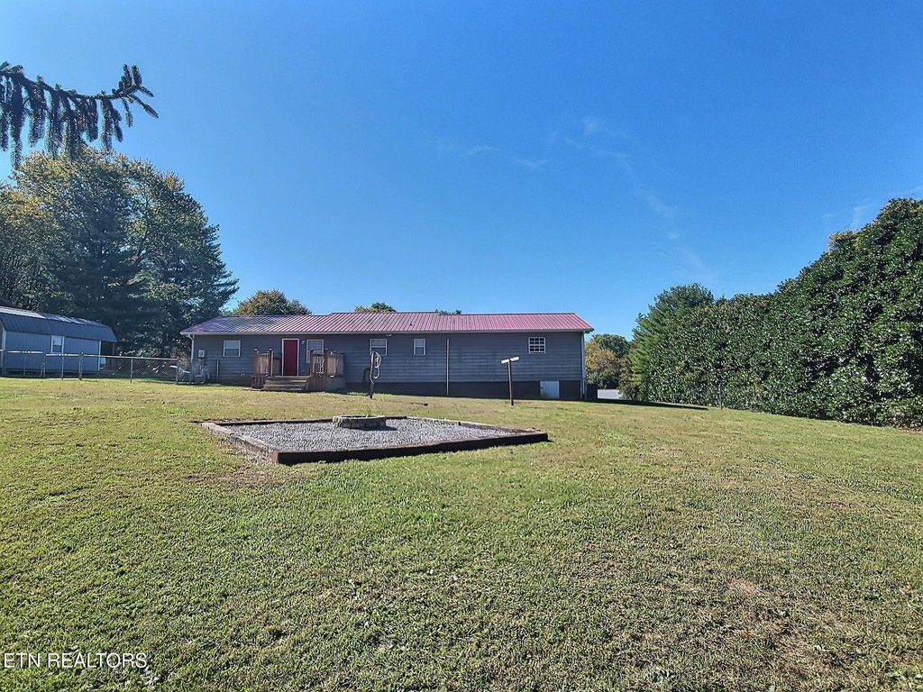 Photo of 117 Azalea St, Sweetwater, TN 37874 (MLS # 1280954)