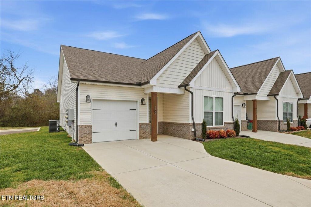 Photo of 107 Gray Wolf Way, Lenoir City, TN 37771 (MLS # 1324176)