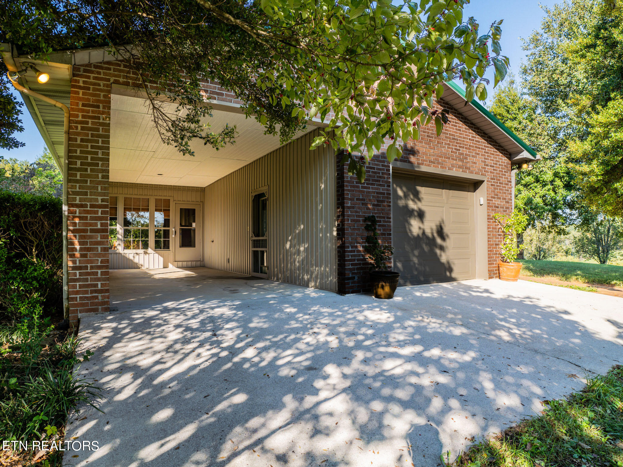 874 Alvin Roach Rd