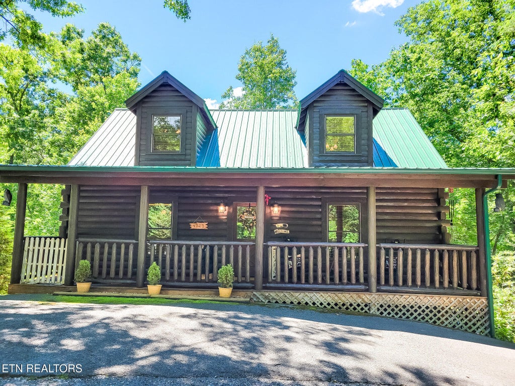 Photo of 4723 Riversong Ridge Way, Sevierville, TN 37876 (MLS # 1358585)
