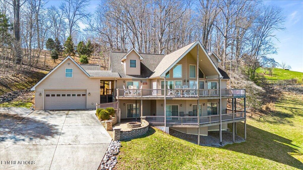 Photo of 223 Holly Lane, LaFollette, TN 37766 (MLS # 1333181)