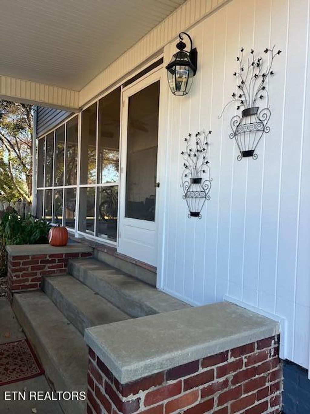 Photo of 1706 Old Niles Ferry Rd, Maryville, TN 37803 (MLS # 1324094)