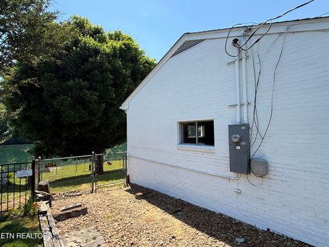 Tiny photo for 408 Riverside Drive, Clinton, TN 37716 (MLS # 1342078)