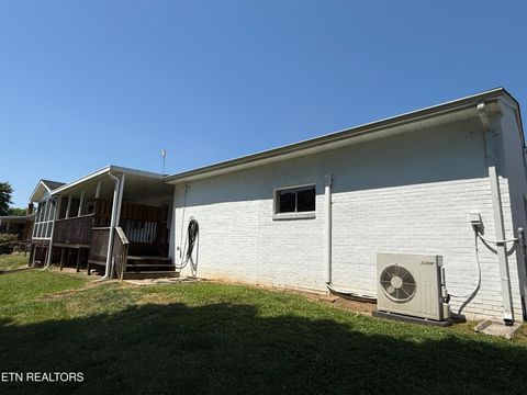 Tiny photo for 408 Riverside Drive, Clinton, TN 37716 (MLS # 1342078)