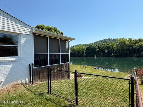 Tiny photo for 408 Riverside Drive, Clinton, TN 37716 (MLS # 1342078)