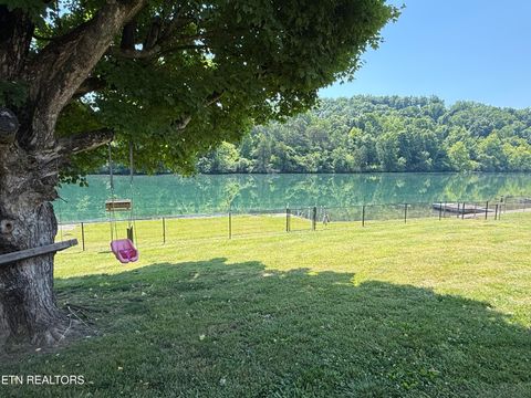 Tiny photo for 408 Riverside Drive, Clinton, TN 37716 (MLS # 1342078)