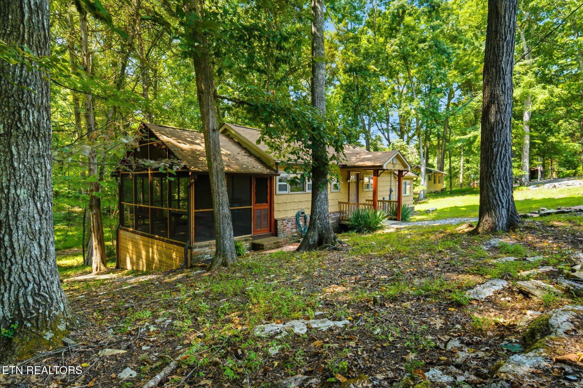 209 Royce Rd