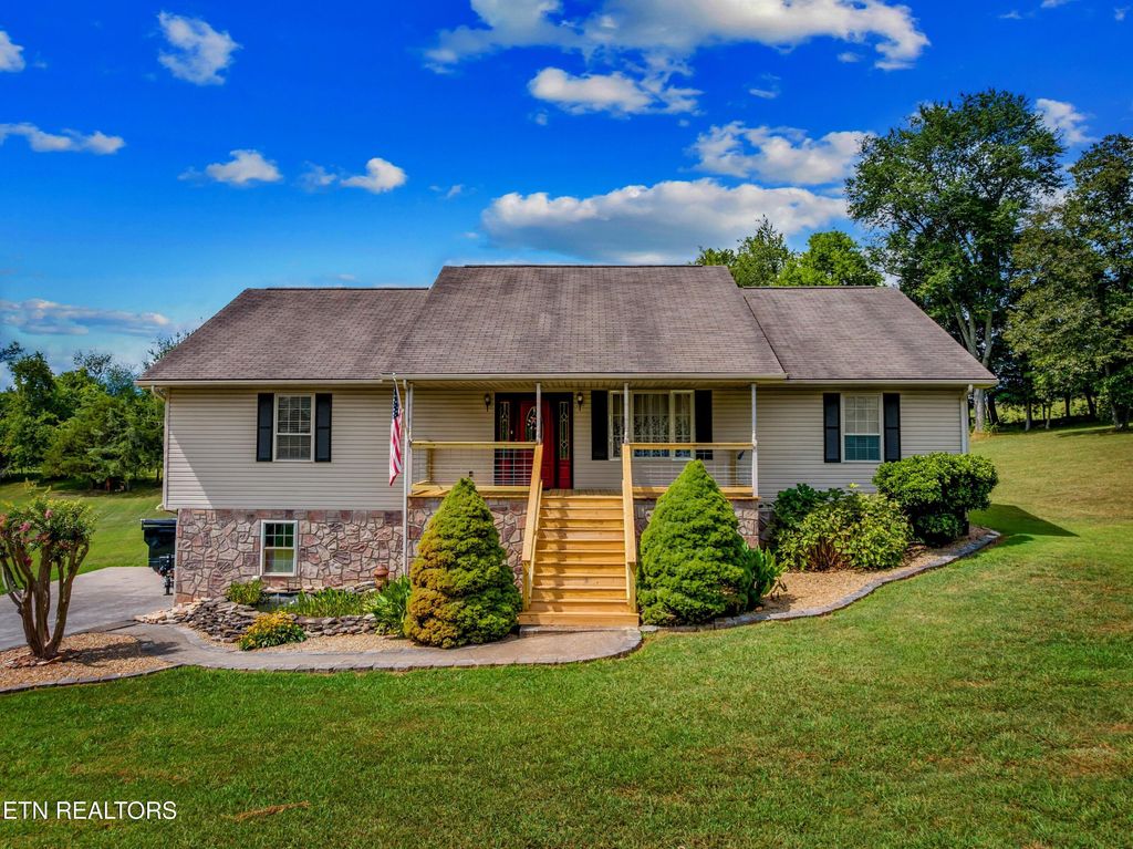 Photo of 869 Chestnut Grove Circle Cir, Dandridge, TN 37725 (MLS # 1312920)