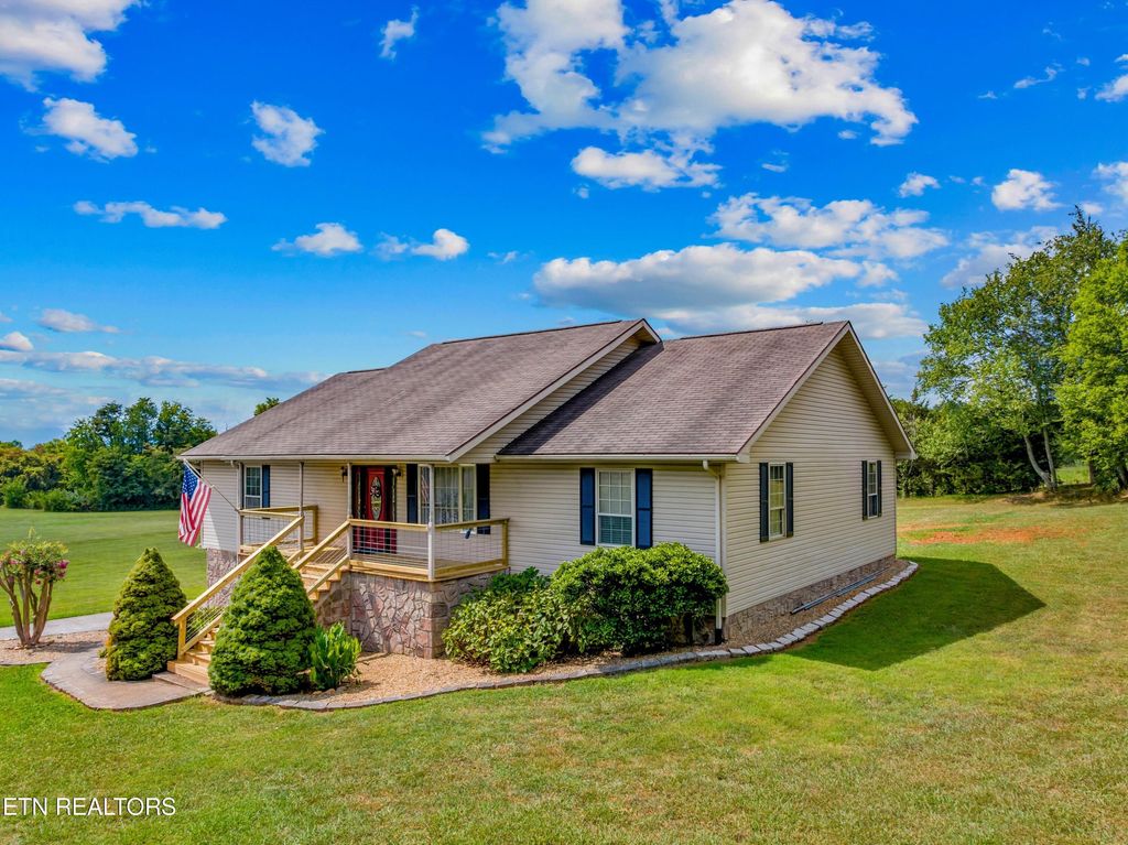 Photo of 869 Chestnut Grove Circle Cir, Dandridge, TN 37725 (MLS # 1312920)