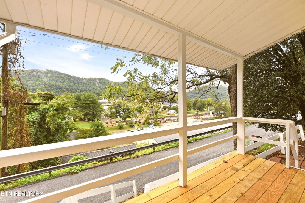 Photo of 517 Cherry St, LaFollette, TN 37766 (MLS # 1356569)