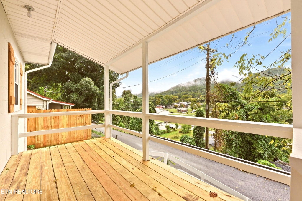 Photo of 517 Cherry St, LaFollette, TN 37766 (MLS # 1356569)