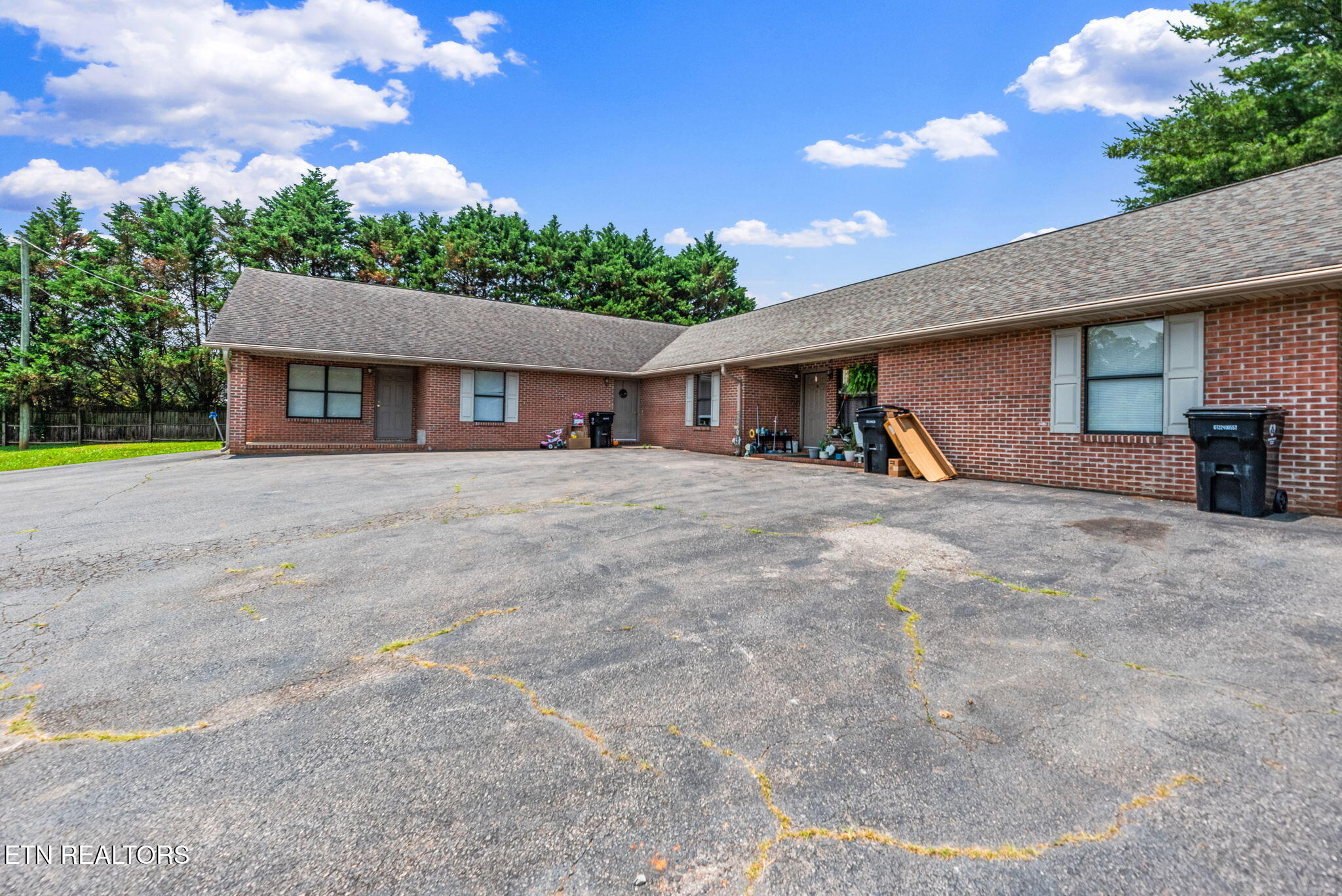 2249 S Hardin Lane