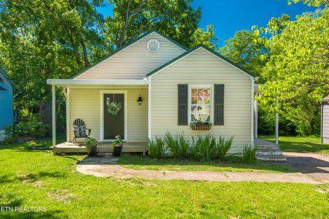 Photo of 3957 Greenleaf Ave, Knoxville, TN 37919 (MLS # 1320848)