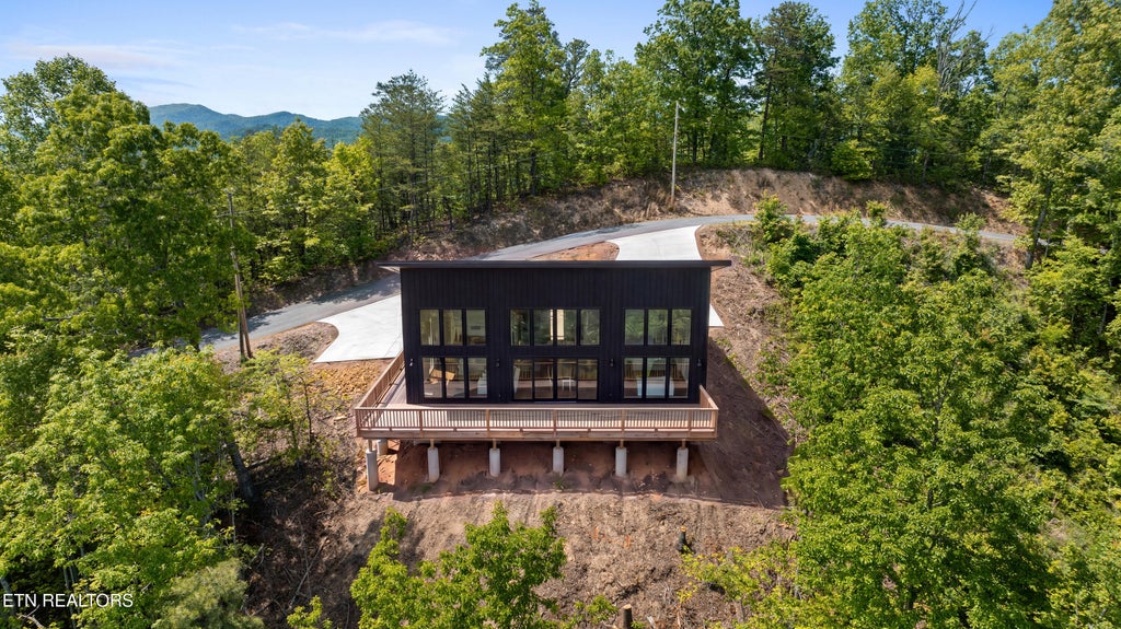 Photo of 3043 Hatcher Top Rd, Sevierville, TN 37862 (MLS # 1353764)