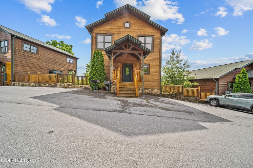 Photo of 750 Park Vista Way, Gatlinburg, TN 37738 (MLS # 1294244)