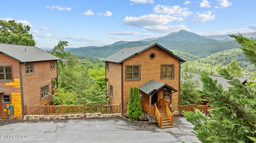 Photo of 750 Park Vista Way, Gatlinburg, TN 37738 (MLS # 1294244)