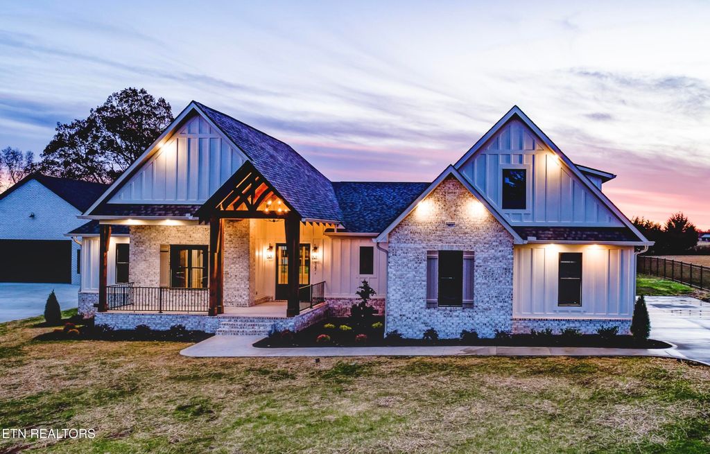 Photo of 927 Herbert Drive, Greenback, TN 37742 (MLS # 1321670)