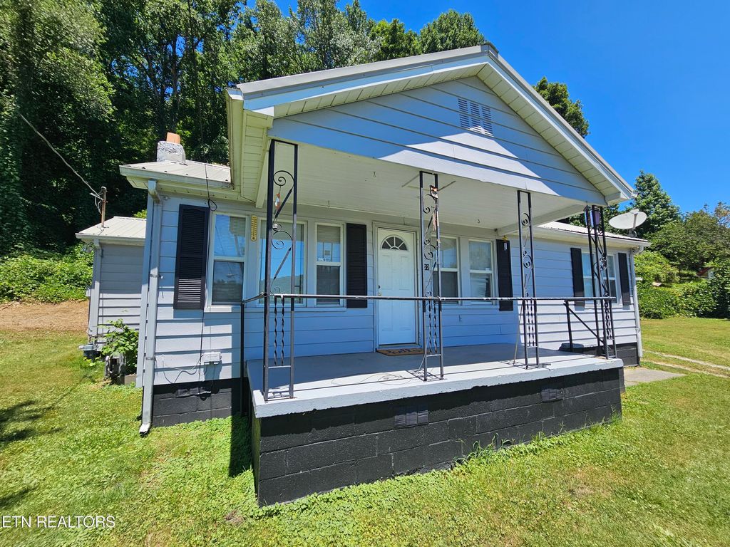 Photo of 522 Hen Valley Rd, Oliver Springs, TN 37840 (MLS # 1268267)