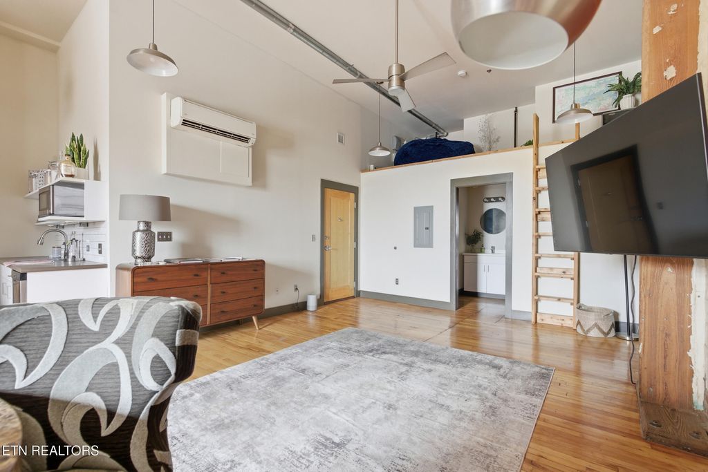 Photo of N 222 North Central Street St #306, Knoxville, TN 37917 (MLS # 1318569)