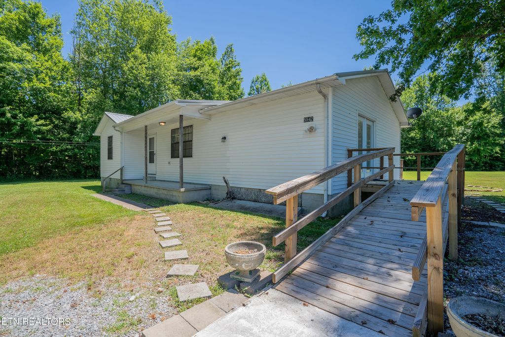 Photo of 5942 Knoxville Hwy, Oliver Springs, TN 37840 (MLS # 1268870)