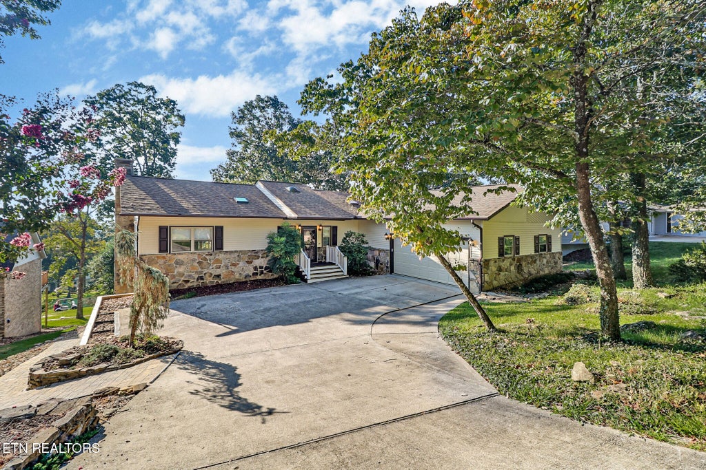 Photo of 132 Brokenwood Lane, Crossville, TN 38558 (MLS # 1354525)