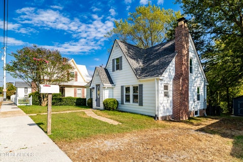 Tiny photo for 625 Medaris St, Clinton, TN 37716 (MLS # 1359251)