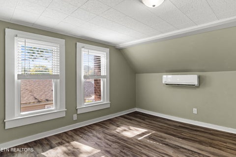 Tiny photo for 625 Medaris St, Clinton, TN 37716 (MLS # 1359251)