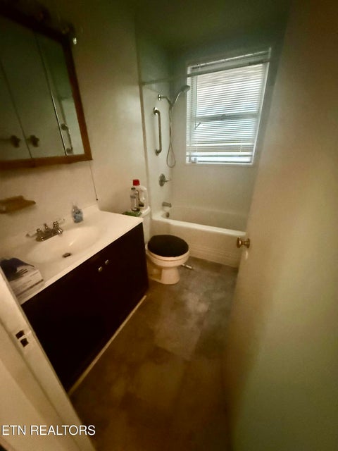 Tiny photo for 213 Northwestern Ave, Oak Ridge, TN 37830 (MLS # 1350769)