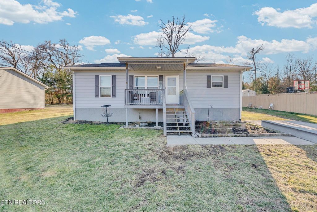 Photo of 42 E Fuller Drive, Crossville, TN 38555 (MLS # 1329547)
