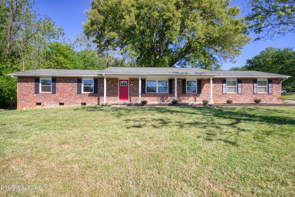 Photo of 441 E Kingsgate Rd, Farragut, TN 37934 (MLS # 1337957)