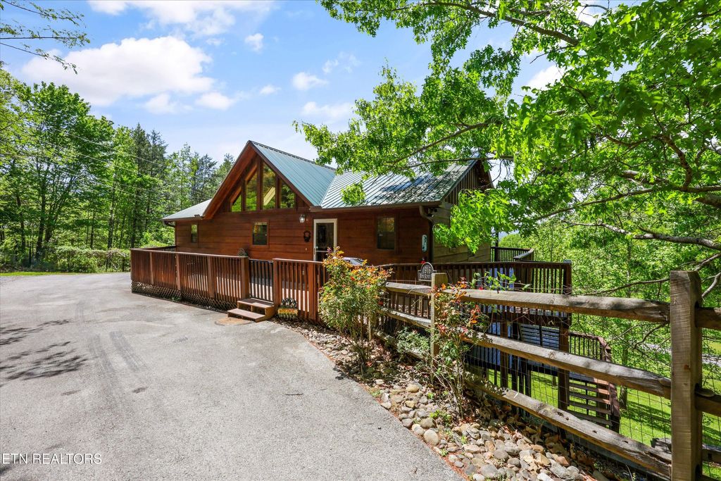 Photo of 1916 Buds Ridge Way, Sevierville, TN 37862 (MLS # 1338690)