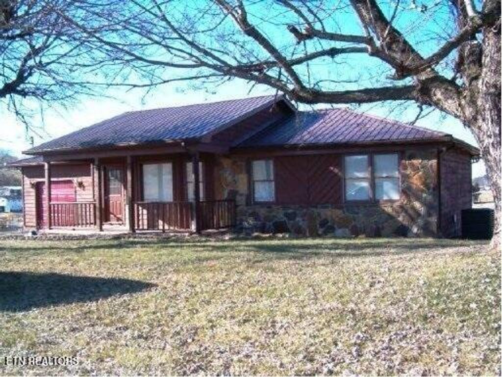 Photo of 203 Snodgrass Rd, New Tazewell, TN 37825 (MLS # 1329503)