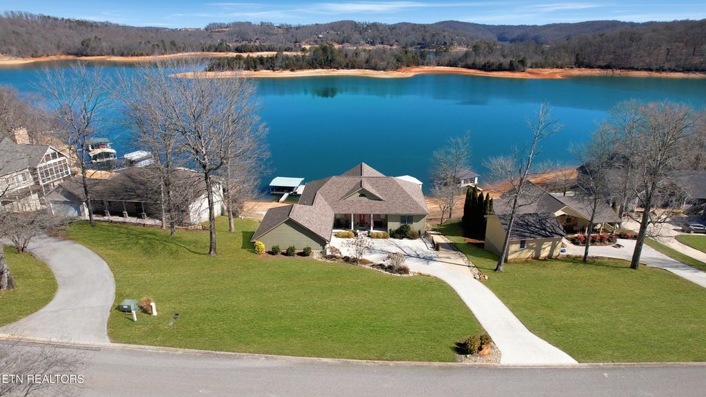 Photo of 374 Norris Crest Drive, LaFollette, TN 37766 (MLS # 1328109)
