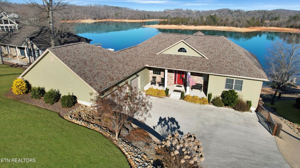 Photo of 374 Norris Crest Drive, LaFollette, TN 37766 (MLS # 1328109)