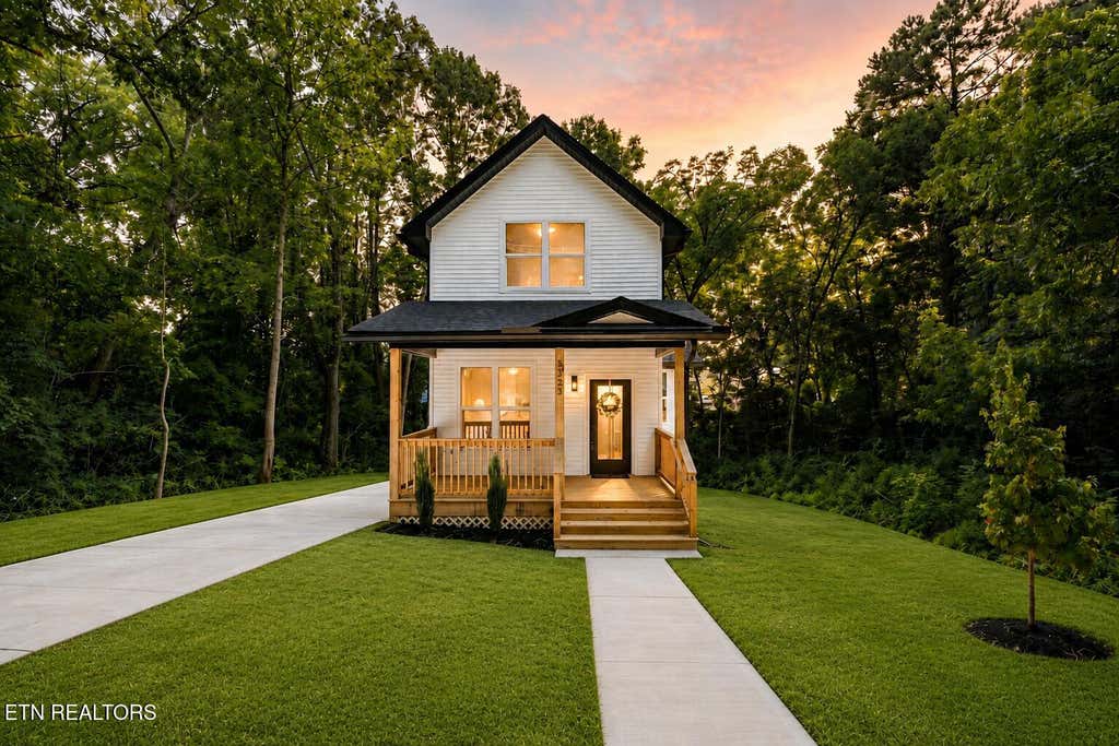 Photo of 3323 Savoy St, Knoxville, TN 37921 (MLS # 1349776)