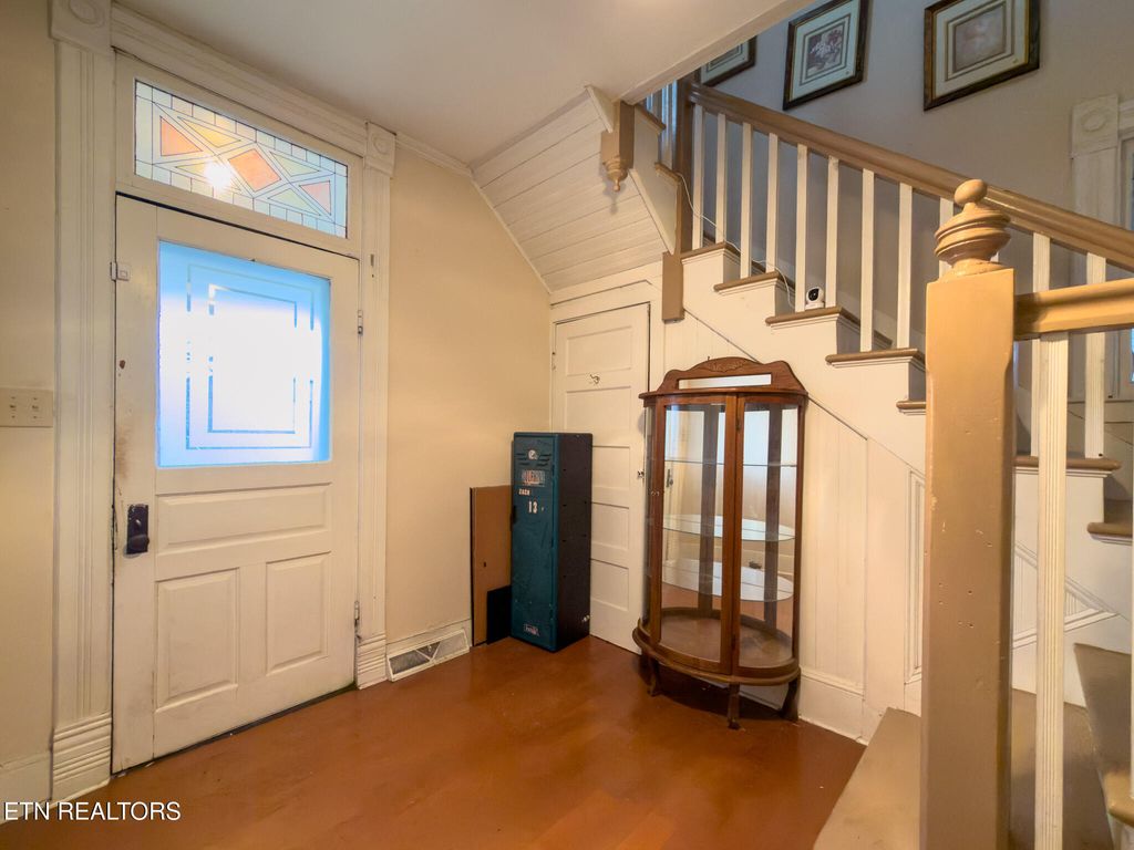 Photo of 202 N B St, Lenoir City, TN 37771 (MLS # 1330286)