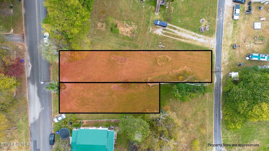 Photo of 418 Sewanee St, Harriman, TN 37748 (MLS # 1320288)