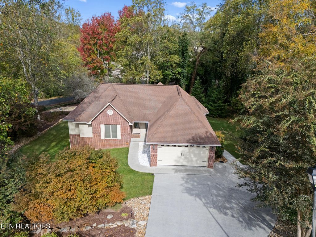 Photo of 407 Tecumseh Point, Loudon, TN 37774 (MLS # 1302786)