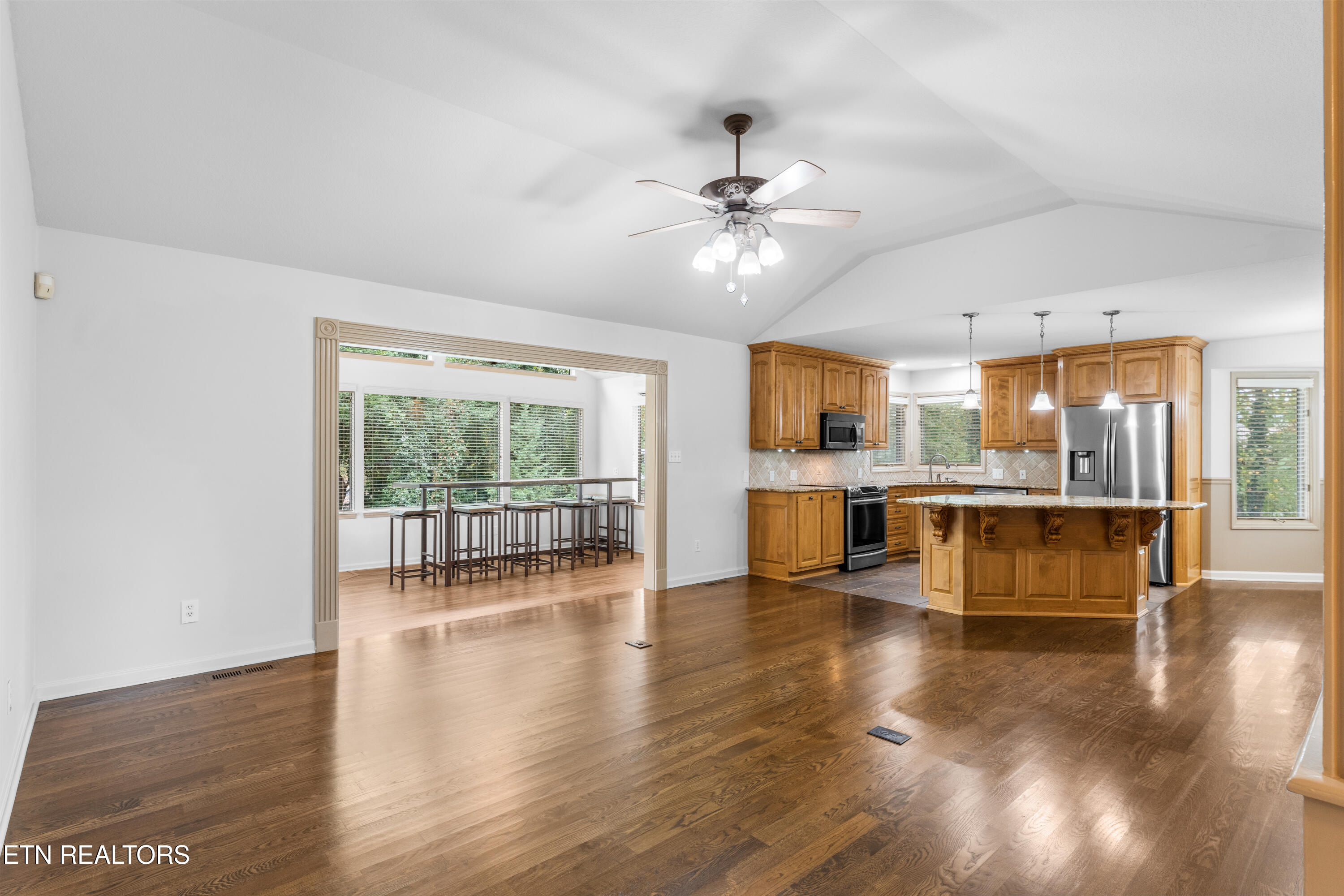 407 Tecumseh Point