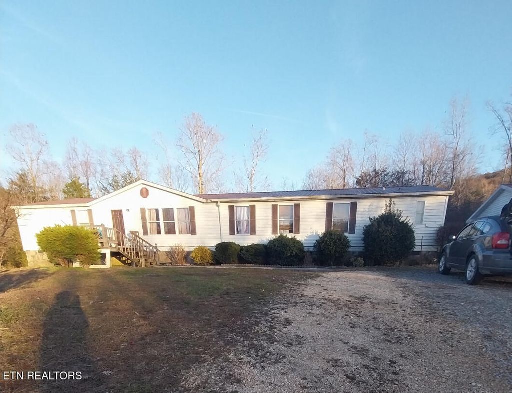 Photo of 190 Graham Loop, Tellico Plains, TN 37385 (MLS # 1289126)